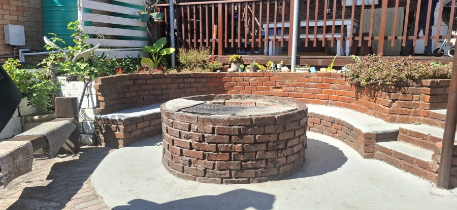 2 Bedroom Property for Sale in Queensberry Bay Eastern Cape